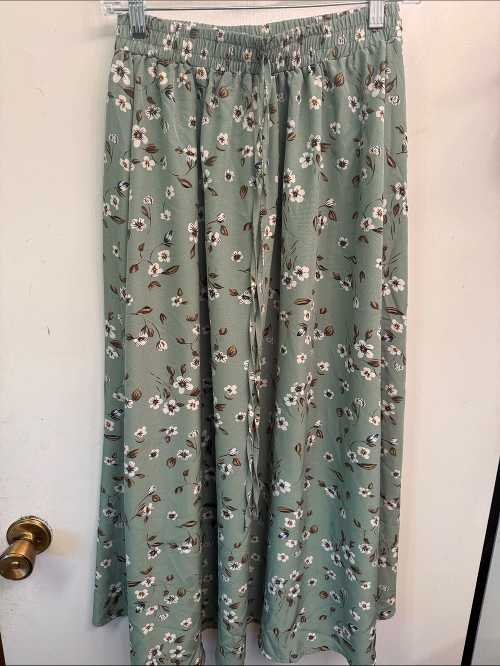 Floral Elastic-Waist midi skirt- Sage Green